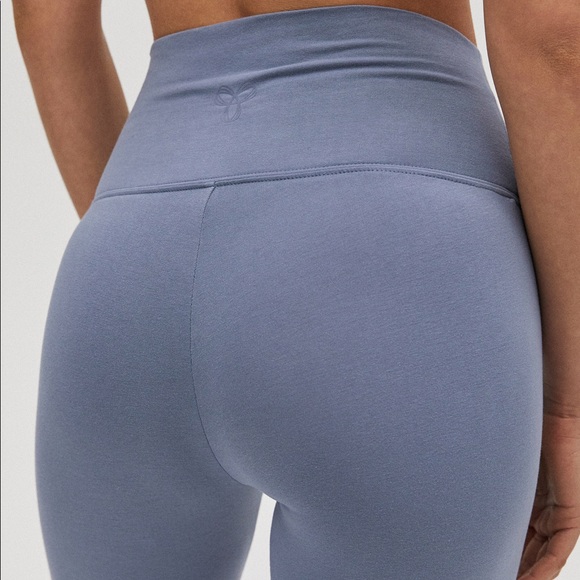 *SALE* aritzia atmosphere leggings - Picture 4 of 4